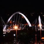 Ponte JK de noite